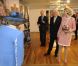 La reine Beatrix et la princesse Maxima des Pays-Bas ont découvert avec beaucoup d'attention l'exposition 'Maxima, 10 ans aux Pays-Bas' à Apeldoorn, Pays-Bas, le 7 mai 2011.