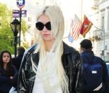 Taylor Momsen dans les rues de New York, le 5 mai 2011