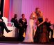 La cérémonie d'ouverture du 64e festival de Cannes le 11 mai 2011 : Mélanie Laurent et Uma Thurman swinguent sur la musique de Jamie Cullum