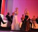La cérémonie d'ouverture du 64e festival de Cannes le 11 mai 2011 : Mélanie Laurent et Uma Thurman swinguent sur la musique de Jamie Cullum