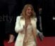 Mélanie Laurent dansant sur le tapis rouge du festival de Cannes en 2009 avec Quentin Tarantino