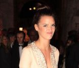 Charlotte Le Bon sublime et espiègle lors de la soirée Canal + sur la place de la Castre
