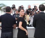 Bérénice Bejo présente The Artist, le 15 mai 2011, au festival de Cannes. Elle est enceinte de 4 mois et entourée de son mari, le réalisateur Michel Hazanavicius et de Jean Dujardin !