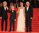 Les frères Jean-Luc et Pierre Dardenne, Cécile de France et le jeune  Thomas Doret lors de la présentation au festival de Cannes du Gamin au  vélo le 15 mai 2011 