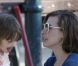 Milla Jovovich et sa fille Ever s'amusent au parc à Los Angeles le 29 avril 2011.