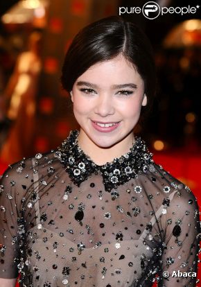 Hailee Steinfeld devient la nouvelle image de la maison Miu Miu 