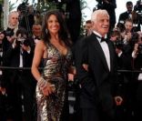 Barbara Gandolfi et Jean-Paul Belmondo lors de la projection du documentaire Belmondo, itinéraire..., le 17 mai 2011, dans le cadre du 64e festival de Cannes.