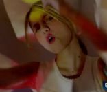 Images extraites du clip <em>Kiss</em> de Mélanie Laurent, mai 2011.