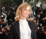 Eva Herzigova lors de la montée des marches du film La Conquête le 18 mai 2011 à l\'occasion du 64e Festival de Cannes