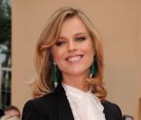 Eva Herzigova lors de la montée des marches du film La Conquête le 18 mai 2011 à l\'occasion du 64e Festival de Cannes