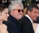 Jan Cornet, Elena Anaya, Pedro Almodovar, Antonio Banderas, Marisa Paredes et Jean-Paul Gaultier lors de la présentation du film La Piel que Habito au festival de Cannes le 19 mai 2011