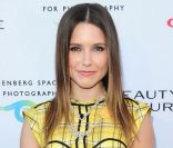 Sophia Bush lors de l\'ouverture de l\'exposition Beauty Culture à l\'espace de photographie Annenberg, à Los Angeles le 19 mai 2011. Nous ne sommes pas particulièrement fan de sa robe...! <br />
