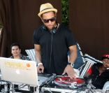 Un DJ met l'ambiance durant l'anniversaire de Christian Audigier dans son ranch de Topanga Canyon à Malibu le samedi 21 mai 2011