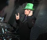 Boy George est l\'invité du VIP Room, à Paris, mardi 24 mai 2011.