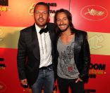 Jean-Roch pose aux côtés de Bob Sinclar, au VIP Room de Cannes, lors du Festival de Cannes 2011.