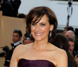Inès de La Fressange en mai 2011, lors de sa montée des marches du palais des festivals. 