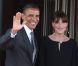 Carla-Bruni Sarkozy (enceinte) et son époux Nicolas Sarkozy sur le perron du Ciro's, avec Barack Obama, à Deauville, le 26 mai 2011.