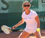 Anne-Sophie Lapix a perdu en final du Trophée des Personnalités à Roland Garros contre la journaliste de Teva, Marine Vignes, le 1er juin 2011