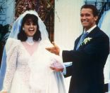 Arnold Schwarzenegger et Maria Shriver, le jour de leur mariage, le 26 avril 1986. 