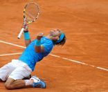 Rafael Nadal accède à la finale de Roland-Garros, le 3 juin 2011 jour de son anniversaire, en battant Andy Murray. 
