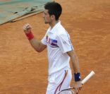 Novak Djokovic est battu par Federer en demi-finale de Roland-Garros, le 3  juin 2011