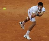 Novak Djokovic perd face à Federer en demi-finale de Roland-Garros, le 3  juin 2011