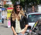 Elle Macpherson à Londres le 1er juin 2011