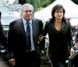 DSK et son épouse arrivent au tribunal pénal de New York. 6 juin 2011