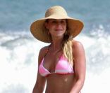 Julie Benz sur la plage de Cabo San Lucas au Mexique le 30 mai 2011
