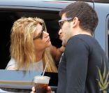 Changement de vie radicale pour Kristie Alley : après avoir perdu du  poids, elle roucoule avec un bel inconnu ! New York, 7 juin 2011