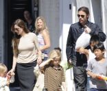 Brad Pitt, Angelina Jolie et leurs enfants, une grande famille épanouie ! 