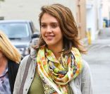 Jessica Alba entourée de sa maman et de sa fille Honor, 3 ans, le 19 juin à Los Angeles