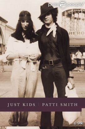 Patti Smith publiait en janvier 2010 ses mémoires,  Just Kids . Un best-seller qui sera récompensé aussi à Paris, le 25 juin 2011.