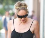 Sharon Stone et son fils Laird en pleine séance shopping à Beverly Hills le 24 juin 2011.