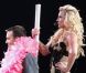 Britney Spears ose le lapdance lors de son concert Femme Fatale à Las Vegas, le 25 juin 2011.