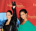 Alicia Keys, ses boucles d'oreilles Chopard, et sa statue de cire au musée Tussauds de New York, le 28 juin 2011