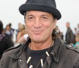 Francis Lalanne dans  Le Reveil Malin  sur MFM - le 30 juin 2011.
