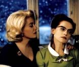 Ce soir à 20h40 sur Arte, le film 8 Femmes de François Ozon nous offre un beau plateau, avec Catherine Deneuve et Isabelle Huppert 