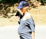 Kimberly Stewart est enceinte de Benicio Del Toro et devrait accoucher dans les mois à venir, en solo ! Los Angeles, 11 mai 2011<br />