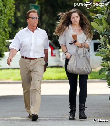 Arnold Schwarzenegger et sa fille Katherine, dans le quartier de Brentwood pour le déjeuner, à Los Angeles, le 7 juillet 2011.