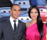 Nicole Scherzinger et Lewis Hamilton posent lors de la première de Cars 2 à Los Angeles en juin 2011<br />