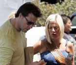Tori Spelling en famille au Farmer's Market de Malibu le 17 juillet 2011
