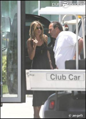 Jennifer Aniston et John Mayer quittent Miami, le 13/05/08