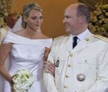 Tout juste rentrés de leur lune de miel au Mozambique, le prince Albert et la princesse Charlene de Monaco ont réuni mercredi 20 juillet 2011 quelques journalistes au Palais Princier pour s'insurger avec véhémence contre les rumeurs les attaquant depuis leur union.