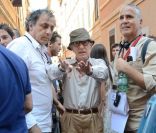 Woody Allen en bob le 20 juillet à Rome sur le tournage de Bop Decameron