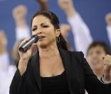 Le 30 août 2010, Gloria Estefan chante pour le premier jour de l'US Open de tennis, dans le Queens, à New York. 