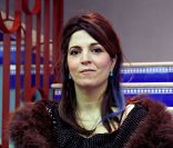 Agnès Jaoui joue à la maman avec une fillette un peu spéciale...