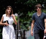 Alexa Chung et Alex Turner des Artic Monkeys en promenade dans les rues de New York en juillet 2010