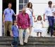 Au château de Grasten, résidence d'été de la famille royale de Danemark, la bonne humeur était au rendez-vous pour la séance photo des vacances, le 1er août 2011.
Autour de la reine Margrethe et du prince Henrik, le prince Frederik et la princesse Mary avec leurs quatre enfants (Christian, Isabella et les jumeaux Vincent et Joséphine) et le prince Joachim et la princesse Marie avec leurs trois enfants (Nikolai, Felix, Henrik) formaient une superbe ribambelle !