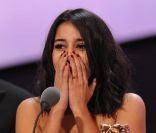 Leïla Bekhti lors de la cérémonie des César en février 2011, recevant le prix du meilleur espoir 